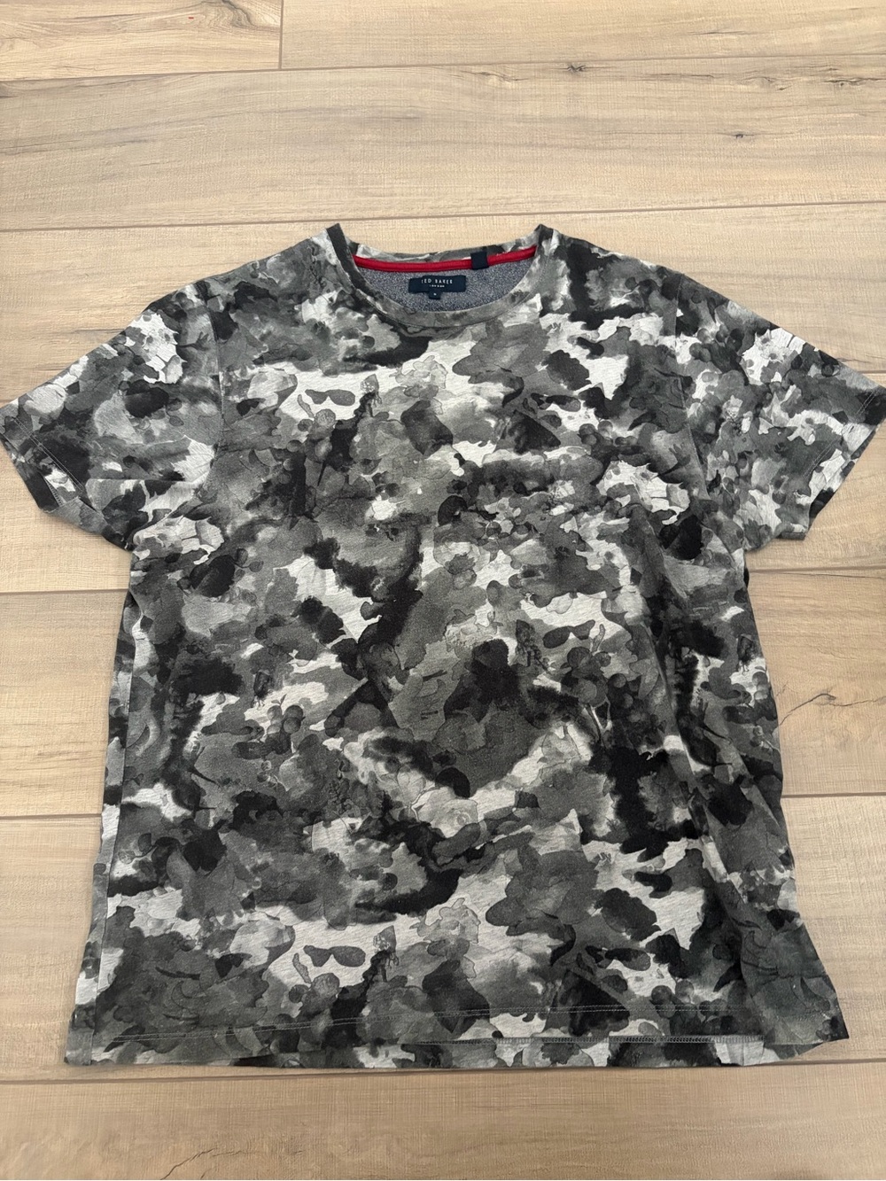 Ted Baker Short Sleeve T Shirt sz 5 (XL)